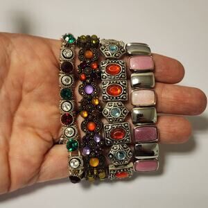 Lot of 4 stretch bracelets. Vintage Pre-owned in excellent condition JB1